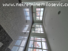 Izdaje se lokal u Arandjelovcu pov.600m2,cena 4.500E/mesecno