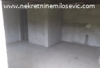 Prodaje se domacinstvo u Vinci pov.3ha i 66ari,cena 70.000E